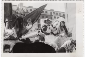 1963_Carnevale dell'oratorio Murialdo per le vie del quartiere (Fonte Anna Di Maio_Apuli 2)